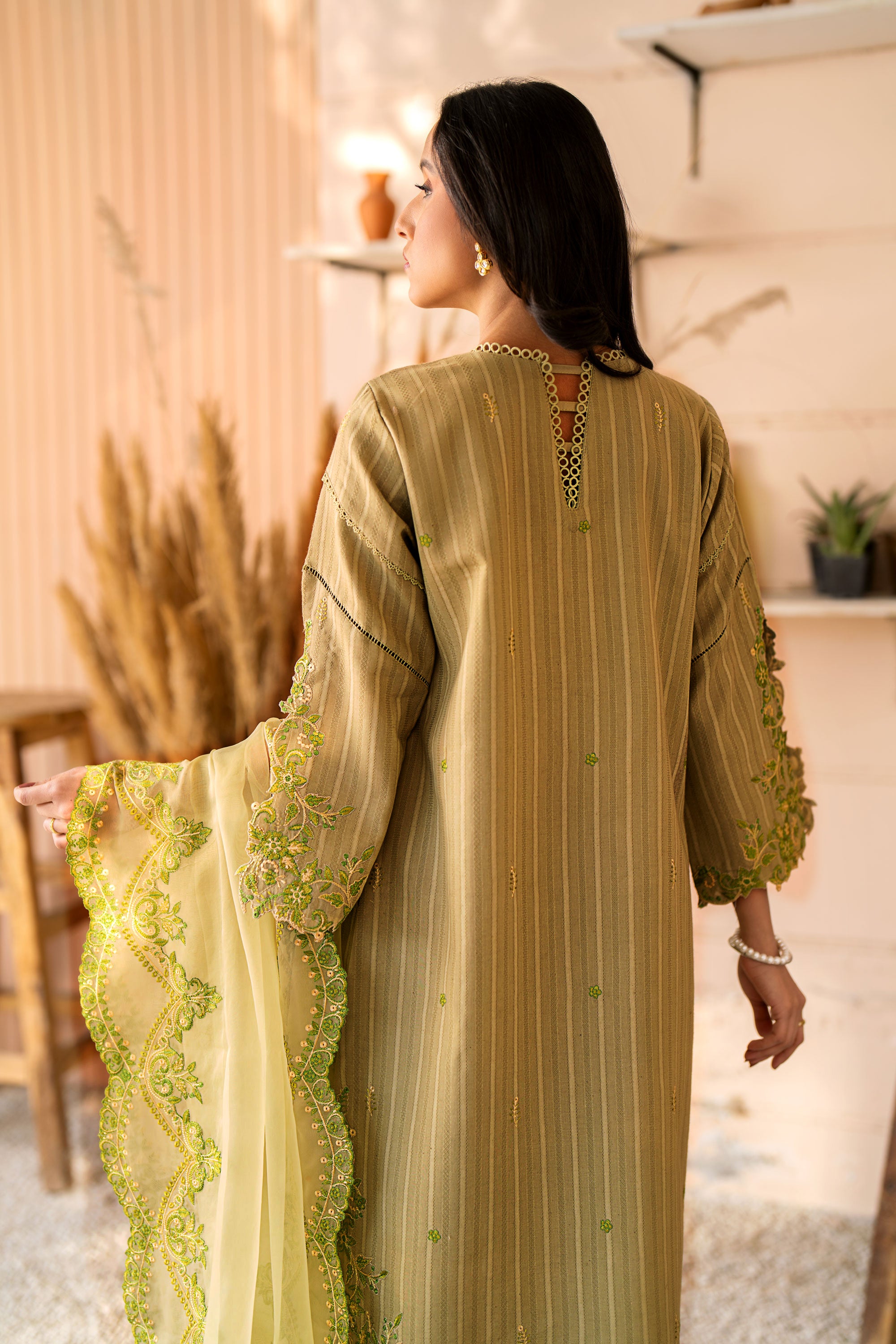 Daisy Green 3 Piece Embroidered Lawn Unstitched Suit