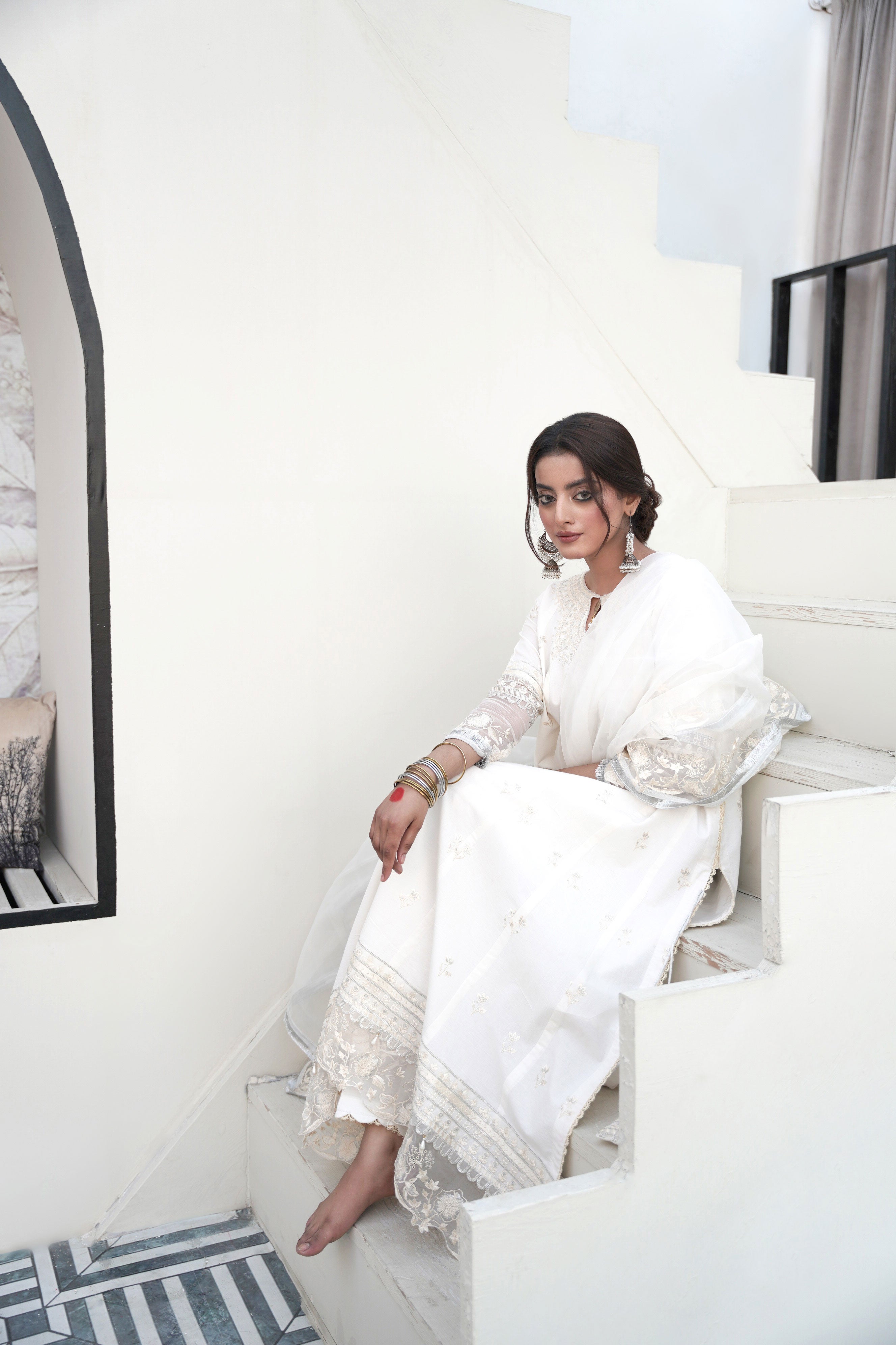 White 3 Piece Embroidered Lawn Suit