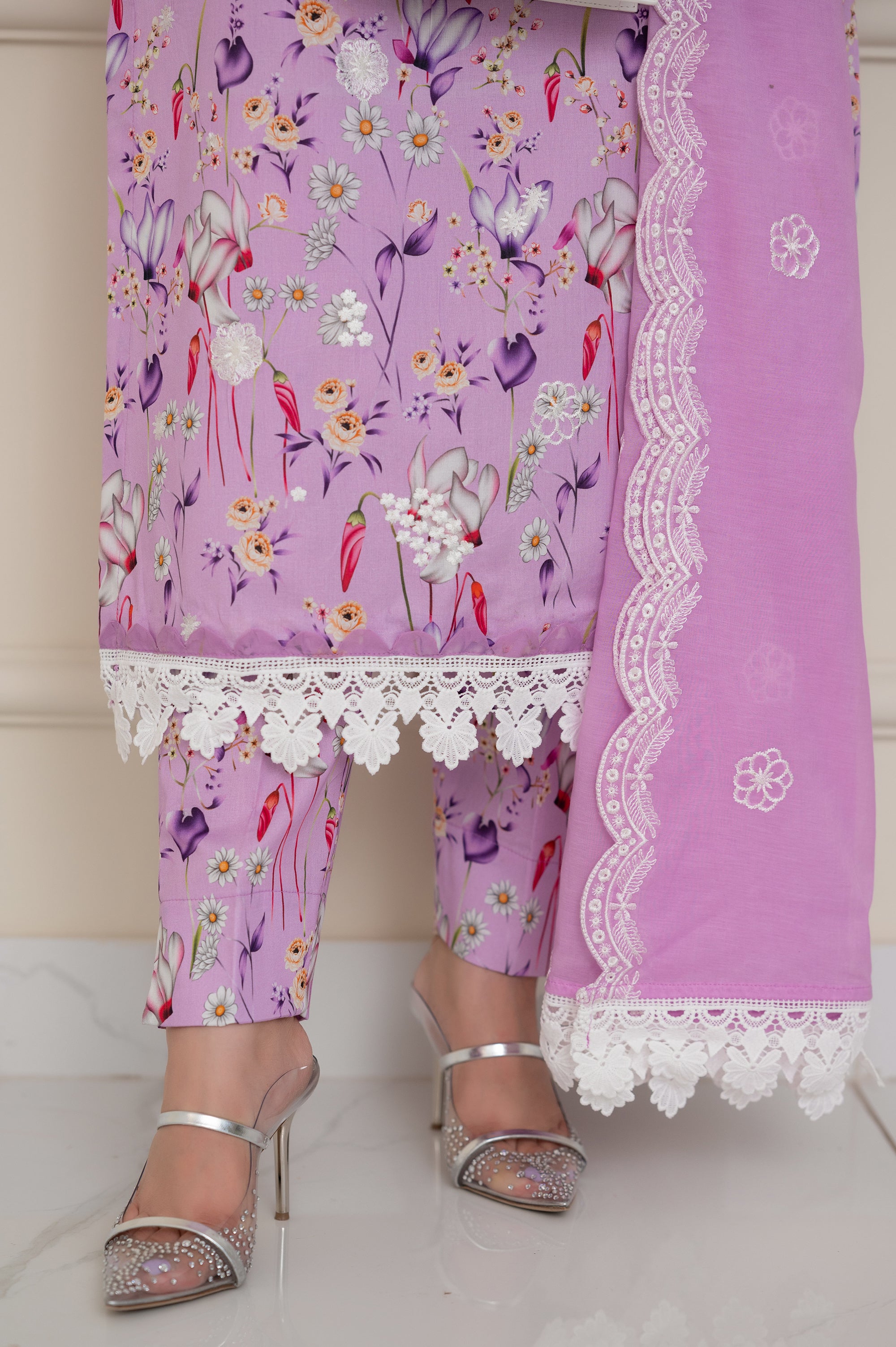 Lilac Embroidered Lawn Digital Print 3 Piece Suit