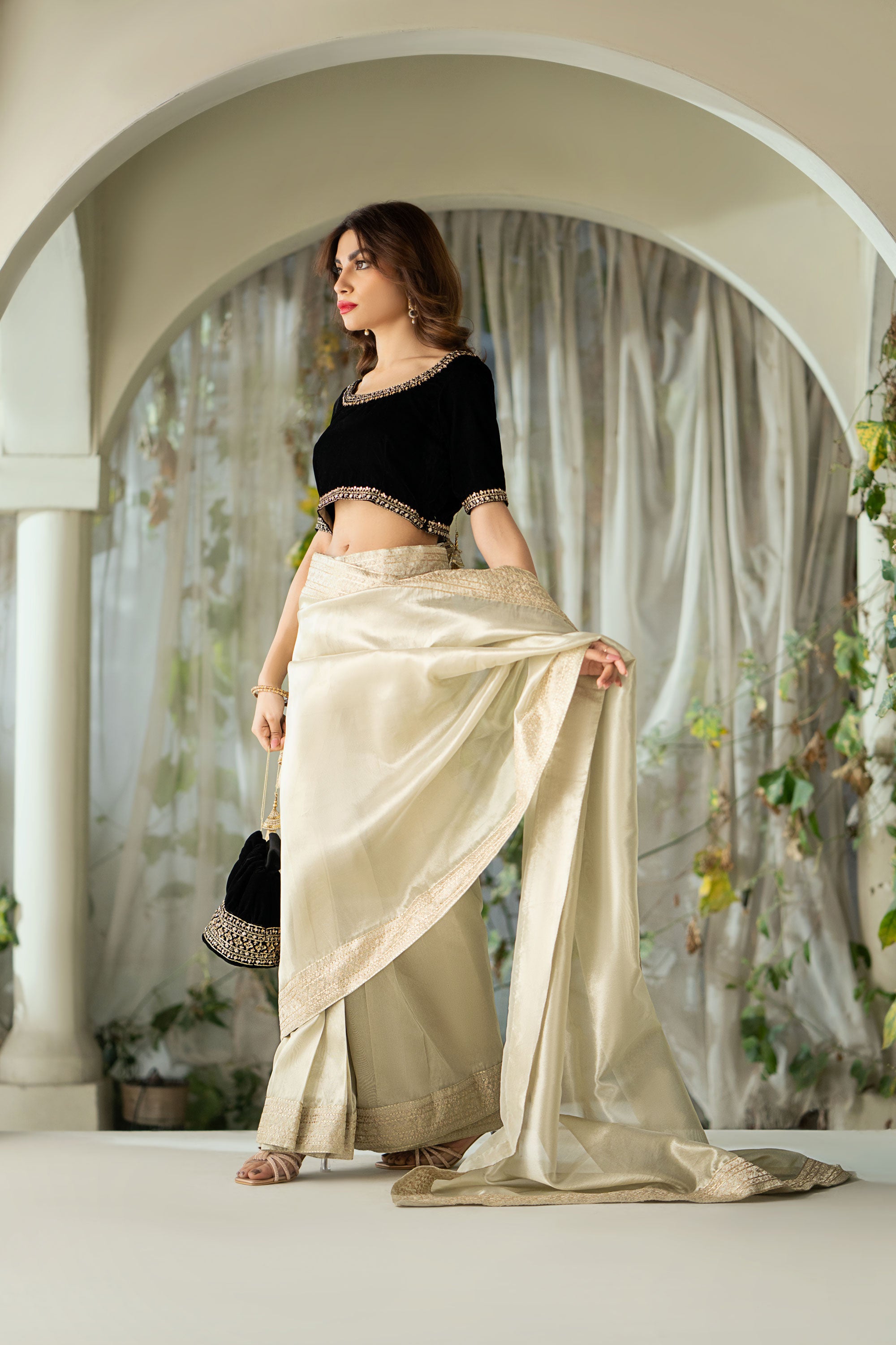 Ivroy Saree with Black Blouse