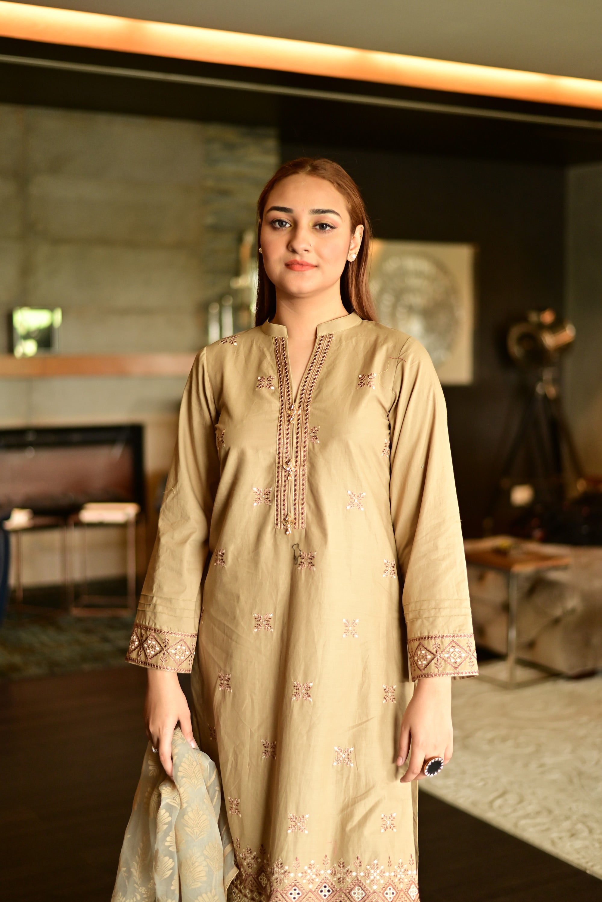 Sable Lawn Embroidered Set (Musarat)