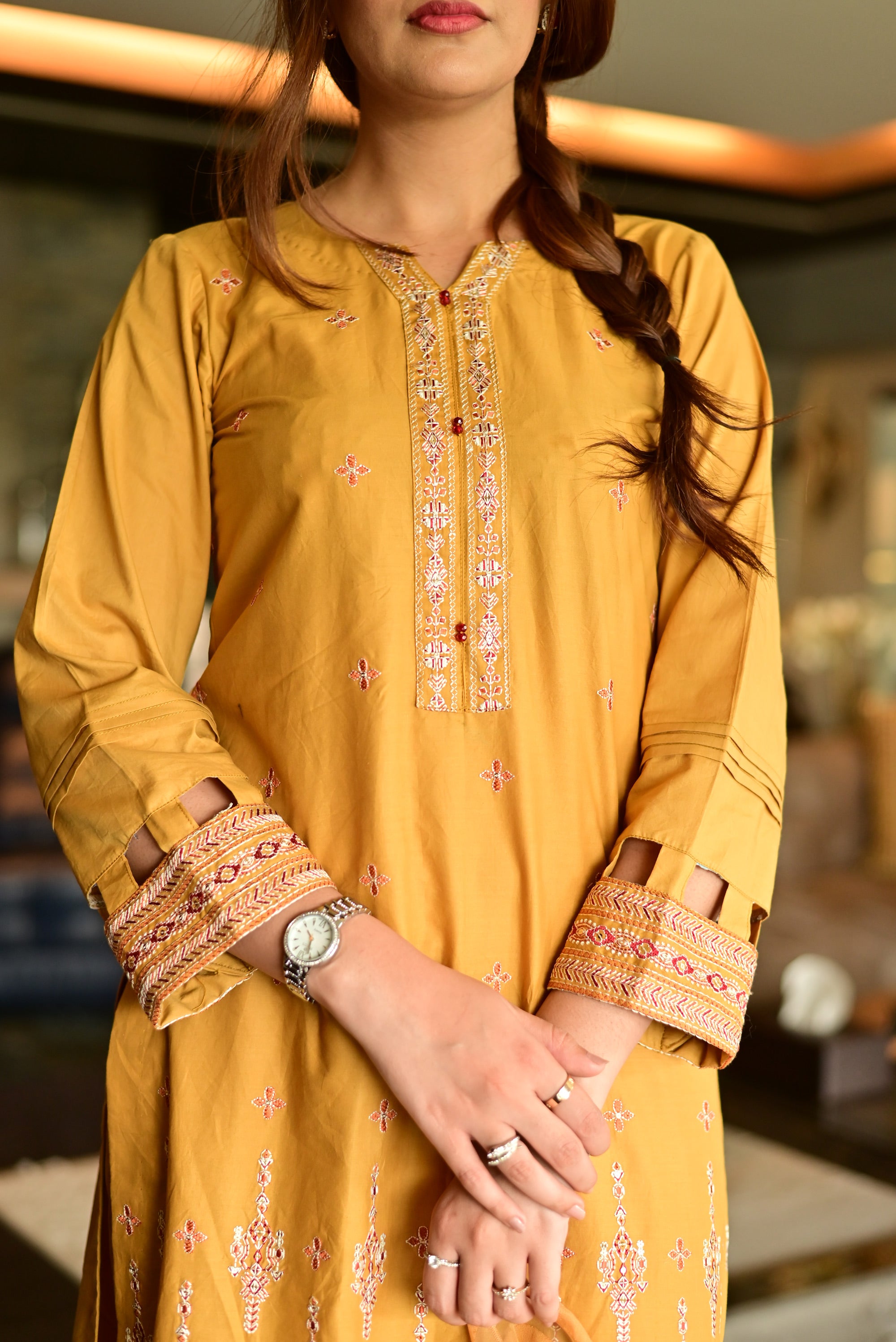 Sunrise Lawn Embroidered Set (Musarat)