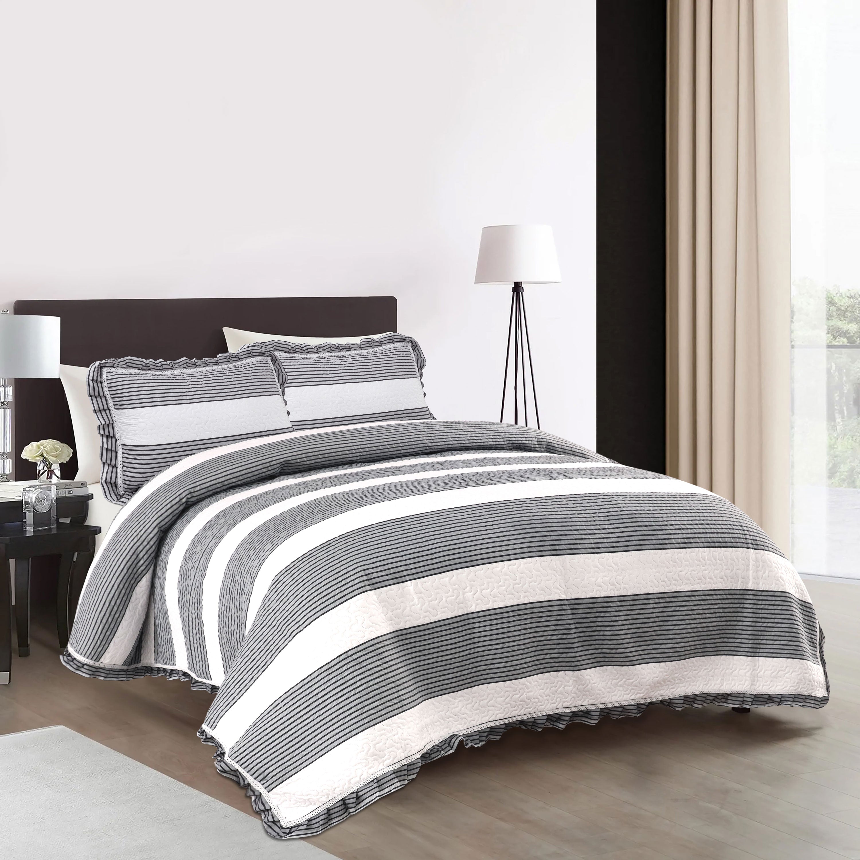 Pinstripe 3-Piece Black & White Print Pinsonic Quilt Double Set Include 1 Bedspread and 2 Pillowcases